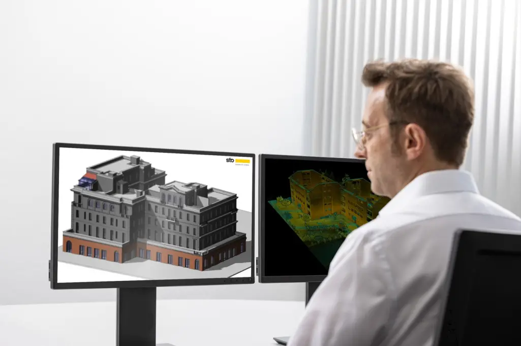 Silvio Czikora-Pozar, consulente Sto, durante il rilievo architettonico per la digitalizzazione