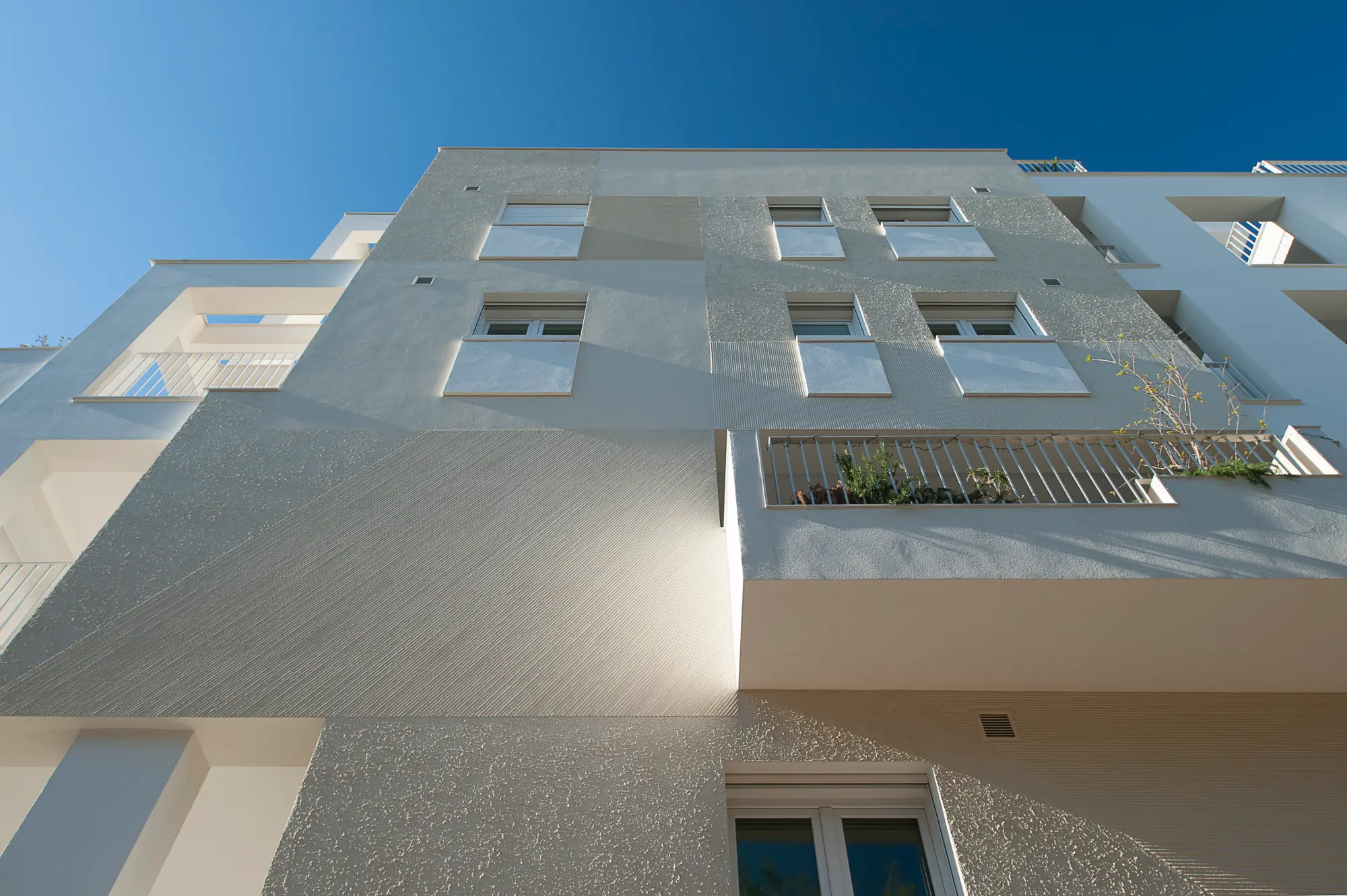 Intonaco per facciate esterne condominio Puglia