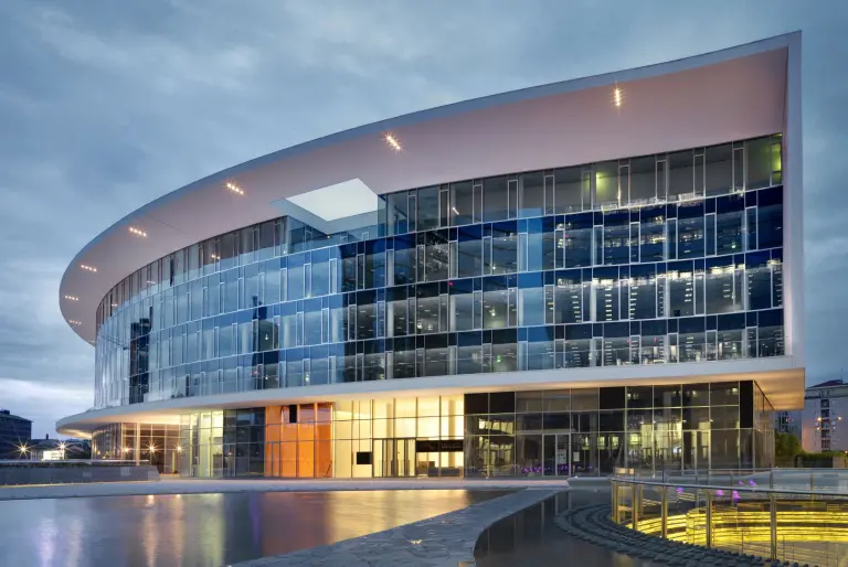 Tutte le nostre soluzioni di facciate ventilate per edifici esistenti