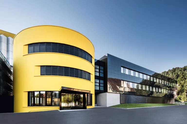 Gli esterni della reception della sede centrale di Sto a Weizen 