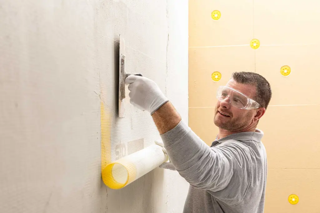 Unser nachhaltigstes WDVS StoTherm AimS® mit 100 % zementfreiem Unterputz StoLevel Neo AimS®