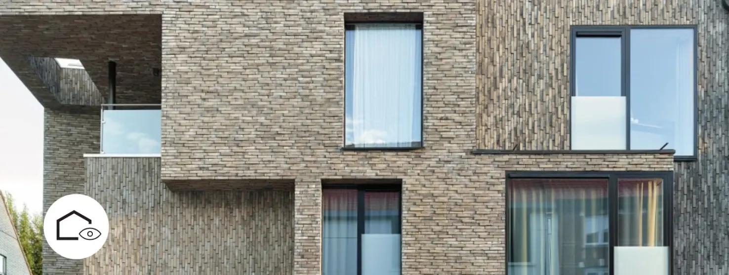 Facciata condominio di mattoncini da rivestimento esterno in stile mattoni faccia vista moderni